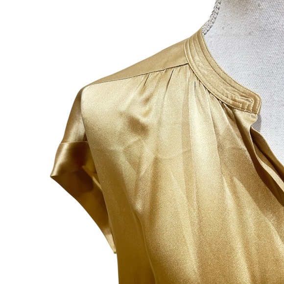 Vince Gold 100% silk collarless 1/2 button down short sleeve Blouse size xs - Picture 4 of 7